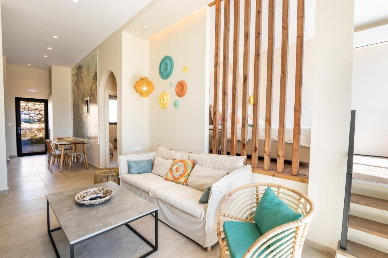 Euphoria Suites Lakki  外观 照片
