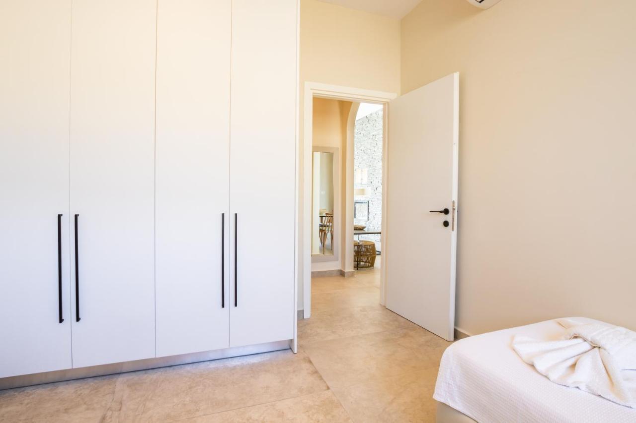 Euphoria Suites Lakki  外观 照片