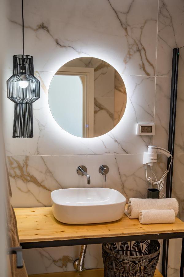 Euphoria Suites Lakki  外观 照片